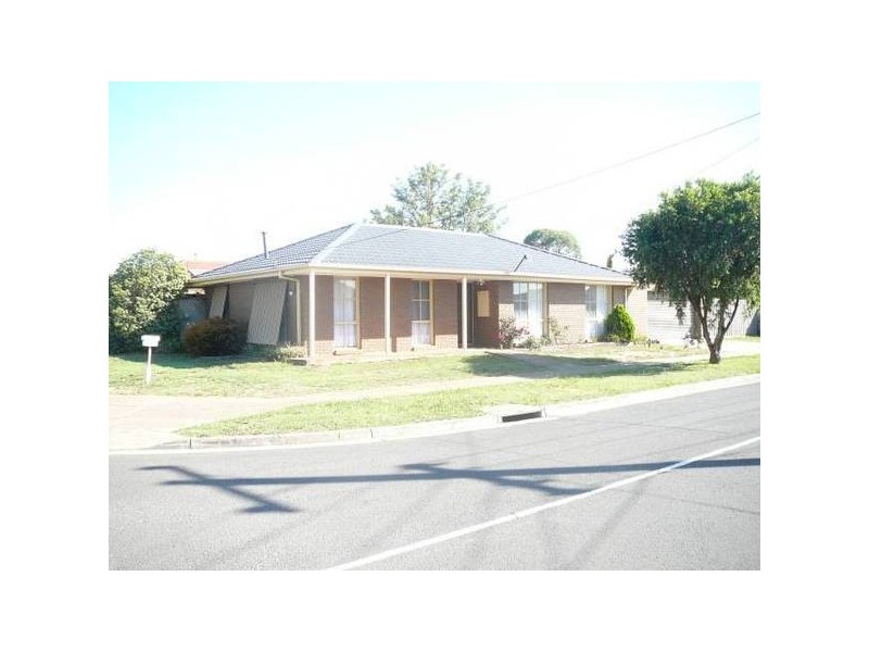 252 Greaves Street North, Werribee VIC 3030