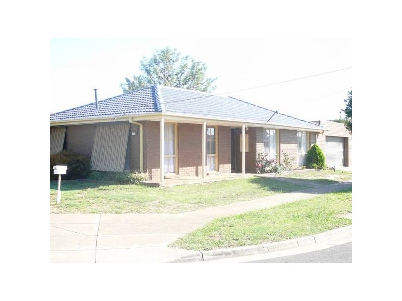 252 Greaves Street North, Werribee VIC 3030