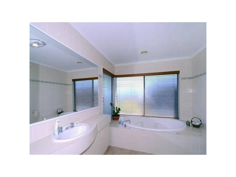 9 Jillard Walk, Hoppers Crossing VIC 3029