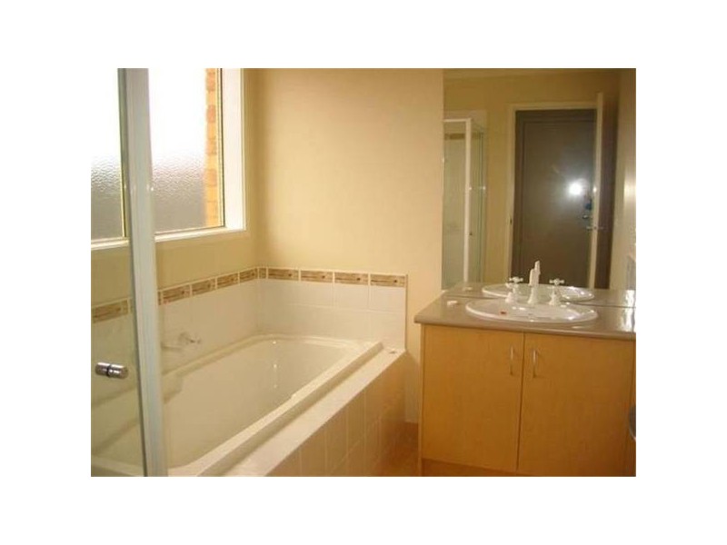 17 Clarence Street, Wyndham Vale VIC 3024