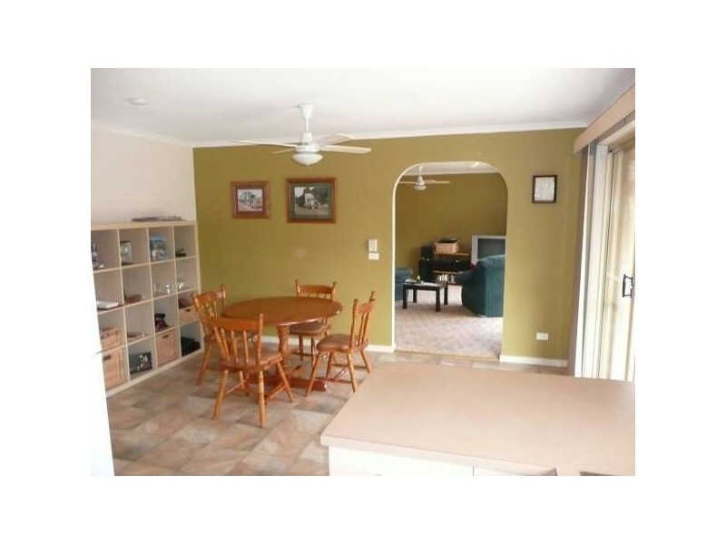 2 Kimberley Road, Werribee VIC 3030