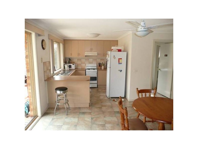 2 Kimberley Road, Werribee VIC 3030