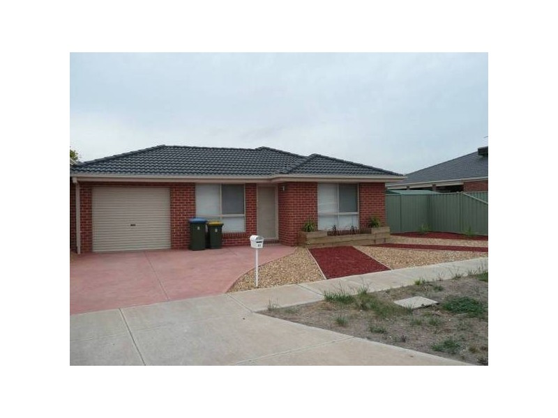 41 Jade Crescent, Wyndham Vale VIC 3024