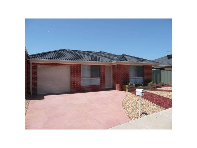 41 Jade Crescent, Wyndham Vale VIC 3024