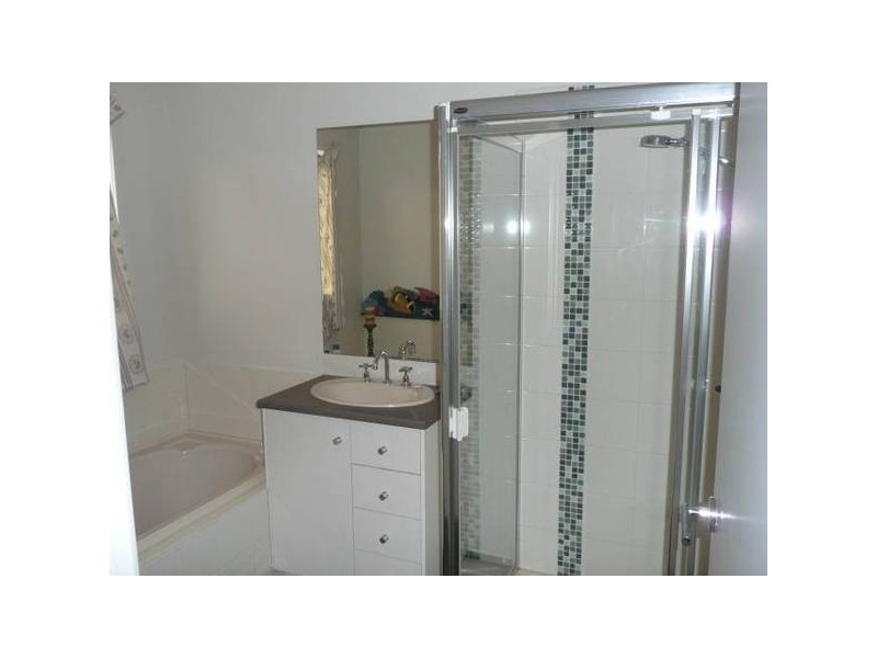 8 Lindsay Gardens, Point Cook VIC 3030