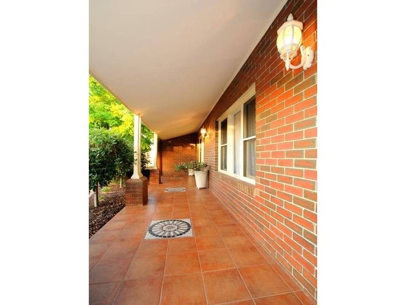 15 Willow Tree Drive, Werribee VIC 3030