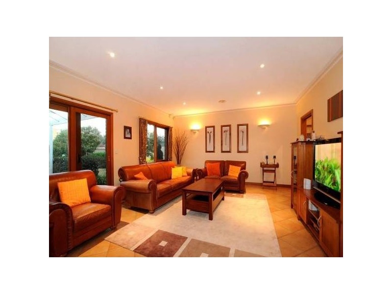 15 Willow Tree Drive, Werribee VIC 3030