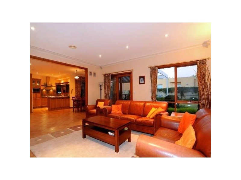 15 Willow Tree Drive, Werribee VIC 3030