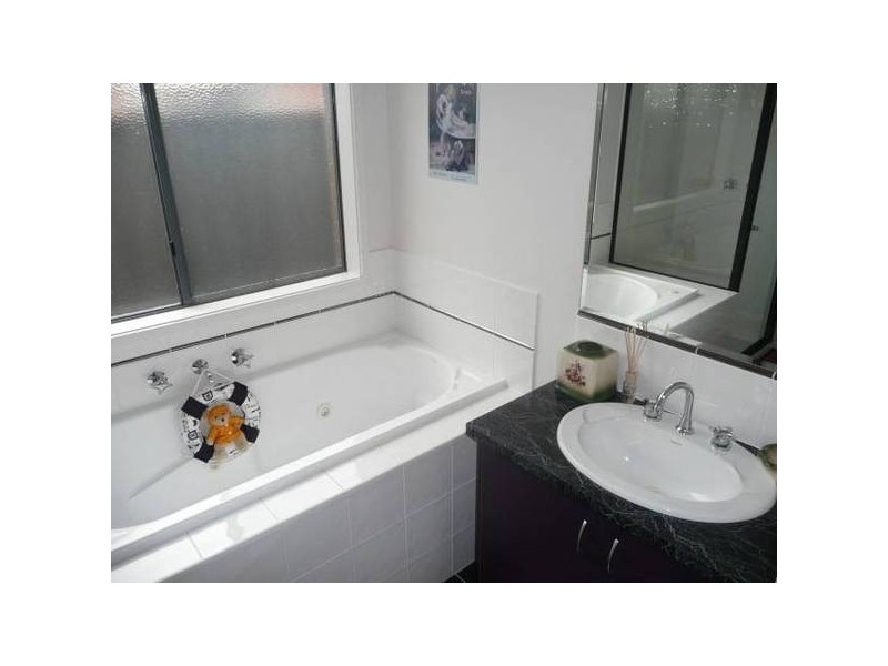 8 Nichollii Court, Wyndham Vale VIC 3024