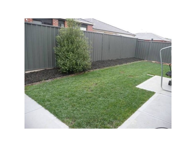 8 Nichollii Court, Wyndham Vale VIC 3024