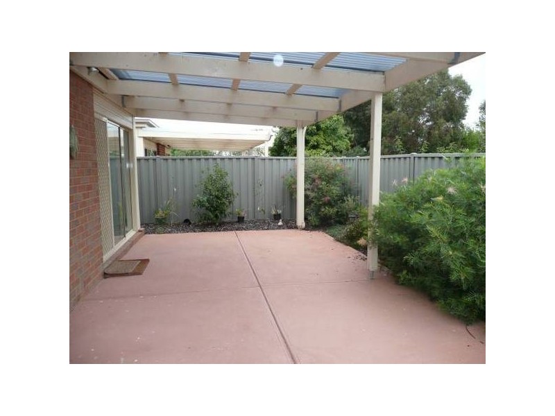 8 Atrium Drive, Tarneit VIC 3029