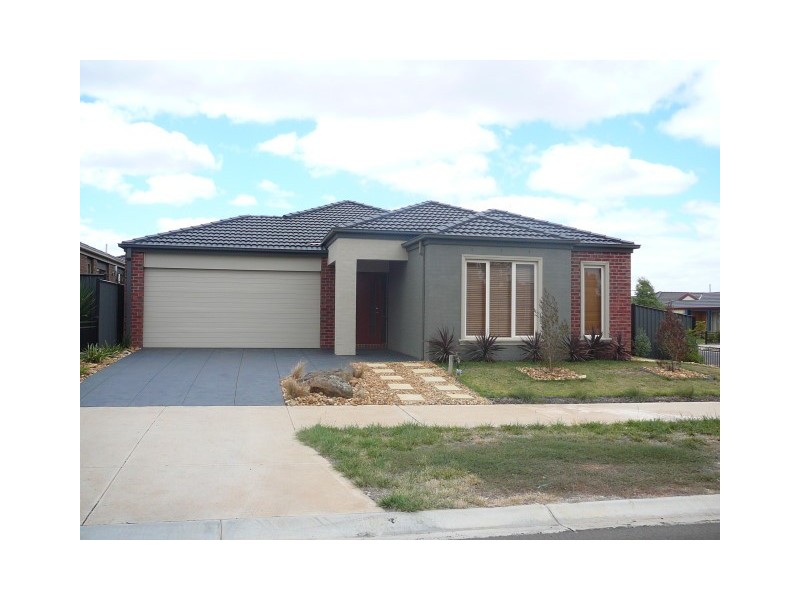 37 Clarafield Crescent, Tarneit VIC 3029