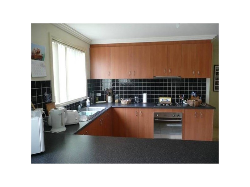 2/21 Potomac Close, Werribee VIC 3030