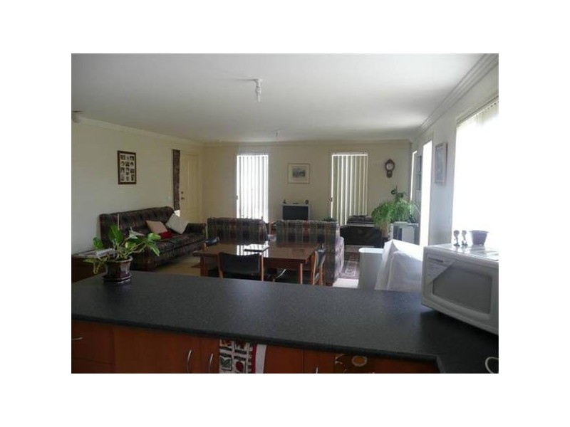 2/21 Potomac Close, Werribee VIC 3030