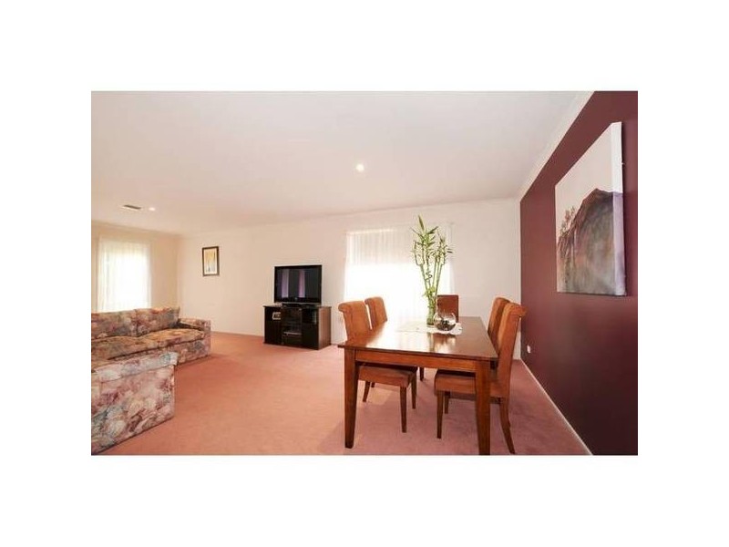 17 Dongala Drive, Werribee VIC 3030