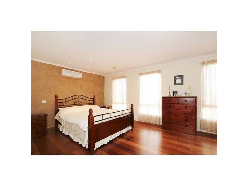 17 Dongala Drive, Werribee VIC 3030