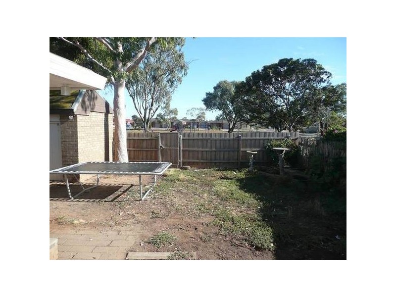 8 Eldan Drive, Werribee VIC 3030