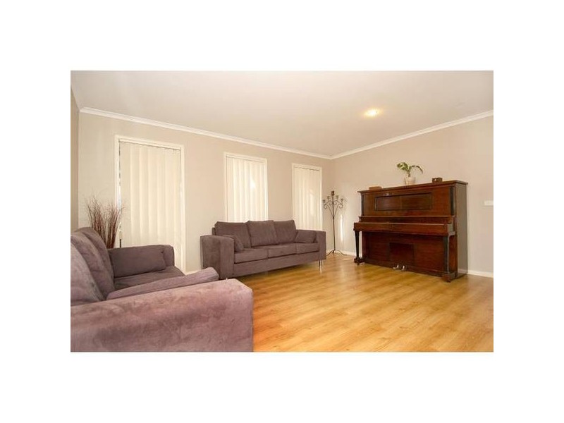 6 Loire Close, Hoppers Crossing VIC 3029