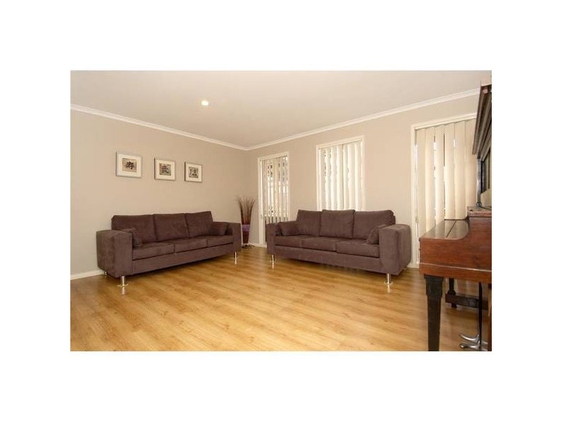 6 Loire Close, Hoppers Crossing VIC 3029