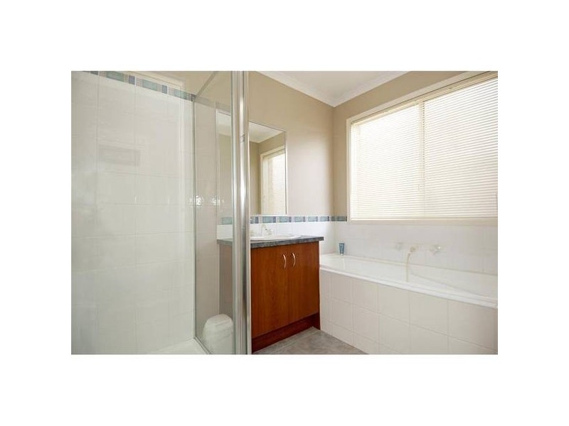 6 Loire Close, Hoppers Crossing VIC 3029