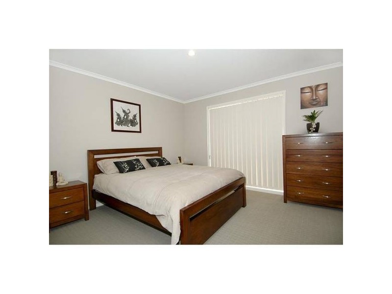 6 Loire Close, Hoppers Crossing VIC 3029