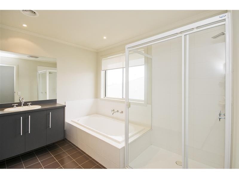 7 Wetlands Boulevard, Williams Landing VIC 3027