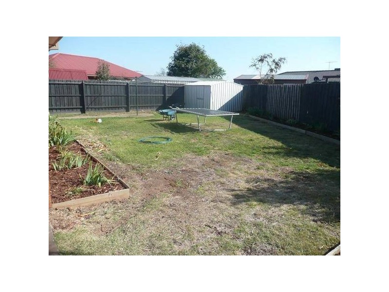 11 Nicholson Close, Werribee VIC 3030