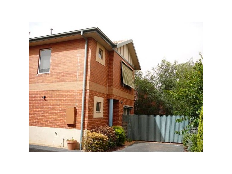 4/207 Watton Street, Werribee VIC 3030