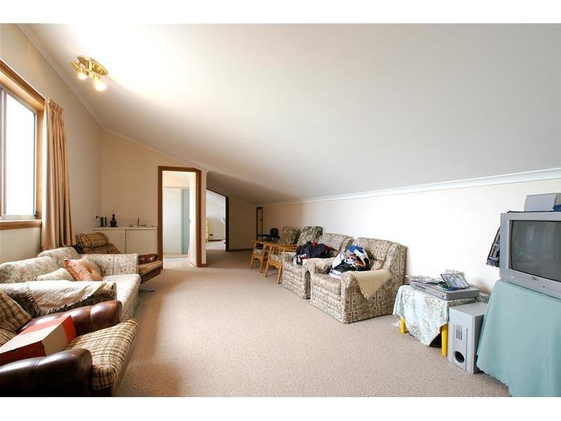 58 River Street, Little River VIC 3211