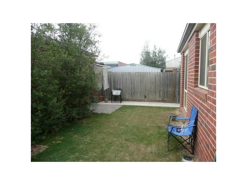 2/21 Potomac Close, Werribee VIC 3030