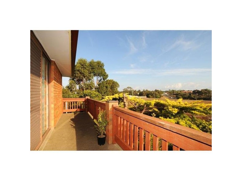 17 Beasley Avenue, Werribee VIC 3030