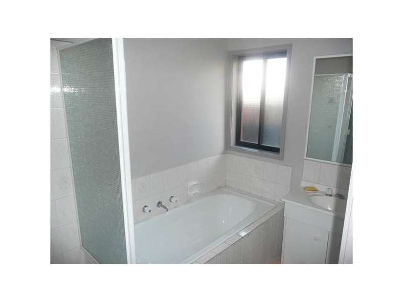 2 Picardy Court, Hoppers Crossing VIC 3029