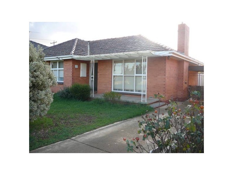 18 Deutgam Street, Werribee VIC 3030