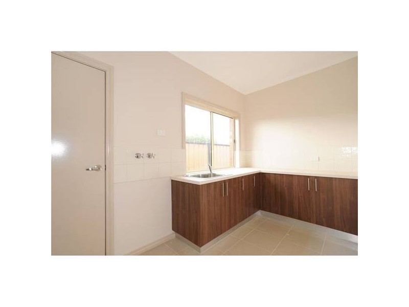 4/3 – 5 Mary Avenue, Werribee VIC 3030