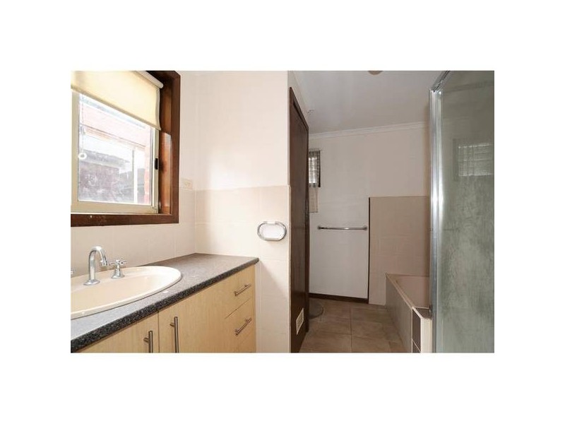 7a Mary Avenue, Werribee VIC 3030