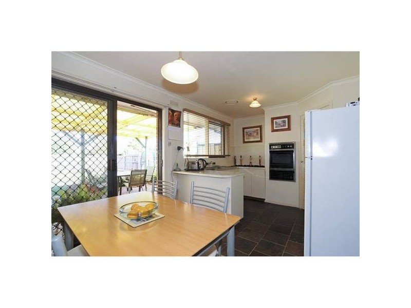 20 Daphne Crescent, Werribee VIC 3030