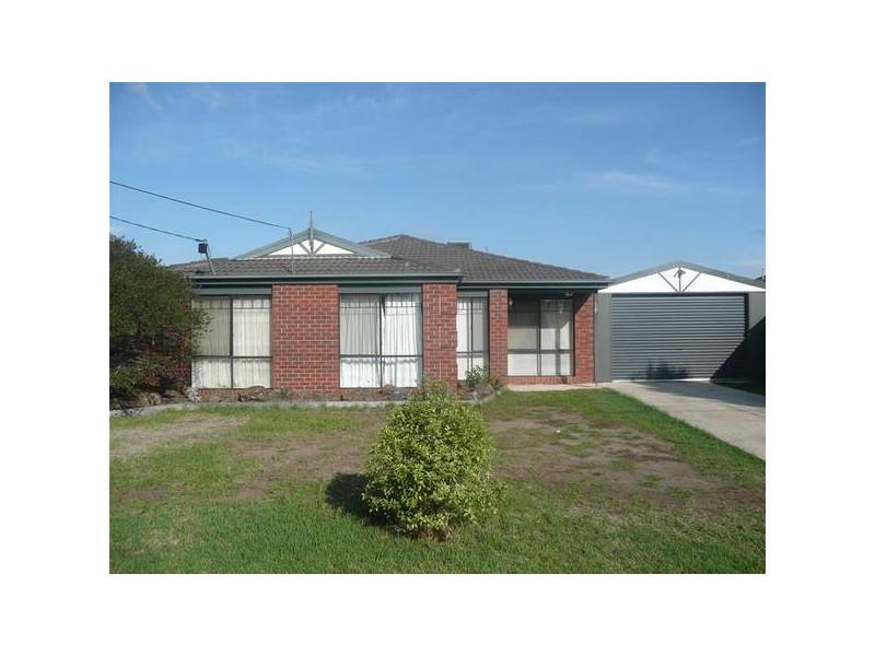 19 Strathmore Crescent, Hoppers Crossing VIC 3029