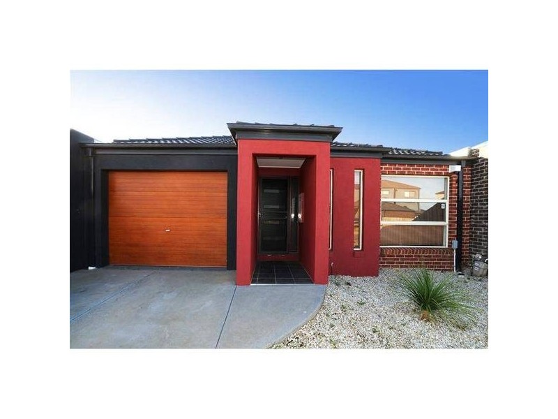 2/11 Montana Drive, Werribee VIC 3030