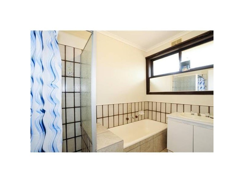 33 Ribblesdale Avenue, Wyndham Vale VIC 3024