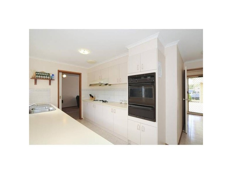 39 Whitsunday Drive, Hoppers Crossing VIC 3029