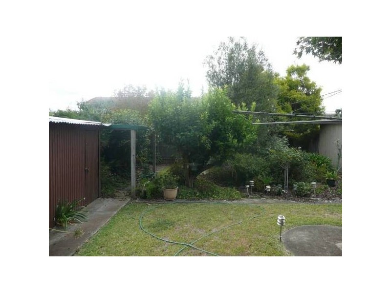 8 Gossamer Crescent, Werribee VIC 3030