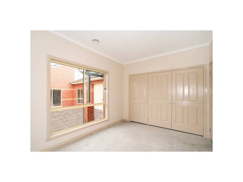 4/3 – 5 Mary Avenue, Werribee VIC 3030