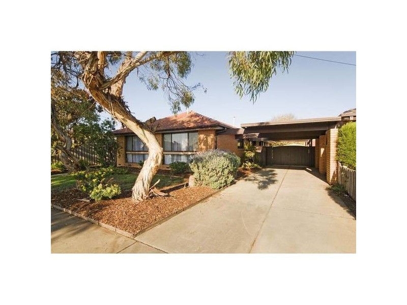 10 Sheringham Drive, Werribee VIC 3030