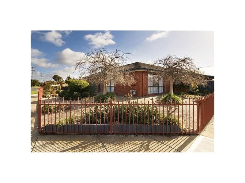 69 Kathleen Crescent, Hoppers Crossing VIC 3029