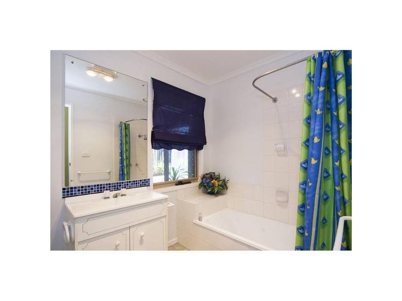 69 Kathleen Crescent, Hoppers Crossing VIC 3029