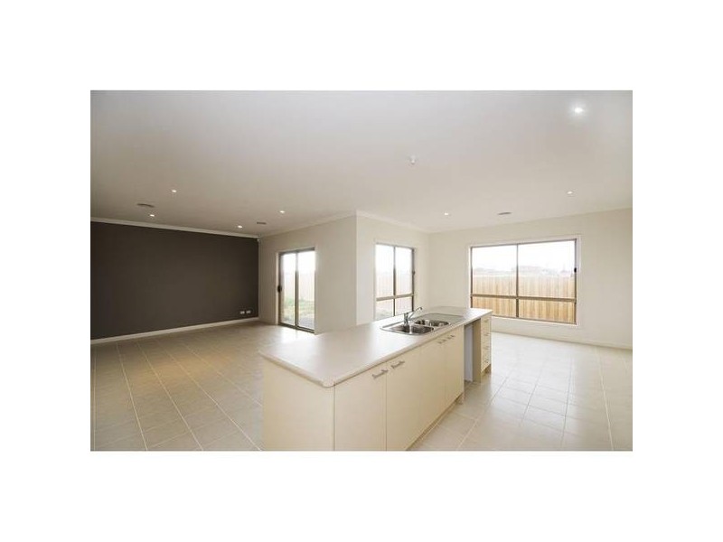 6 Annarosa Court, Werribee VIC 3030