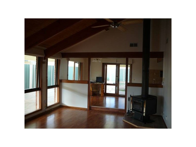 8 Northey Crescent, Hoppers Crossing VIC 3029