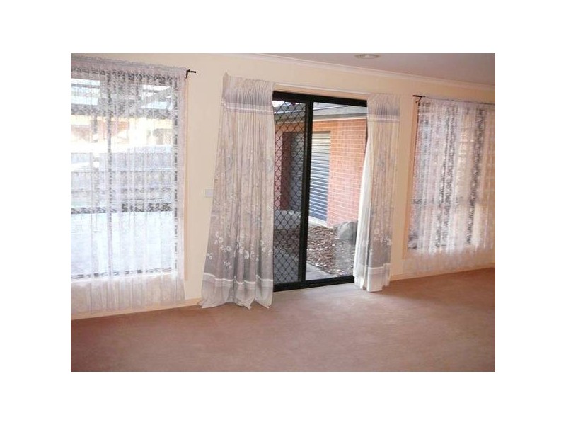 6 Brookville Avenue, Werribee VIC 3030