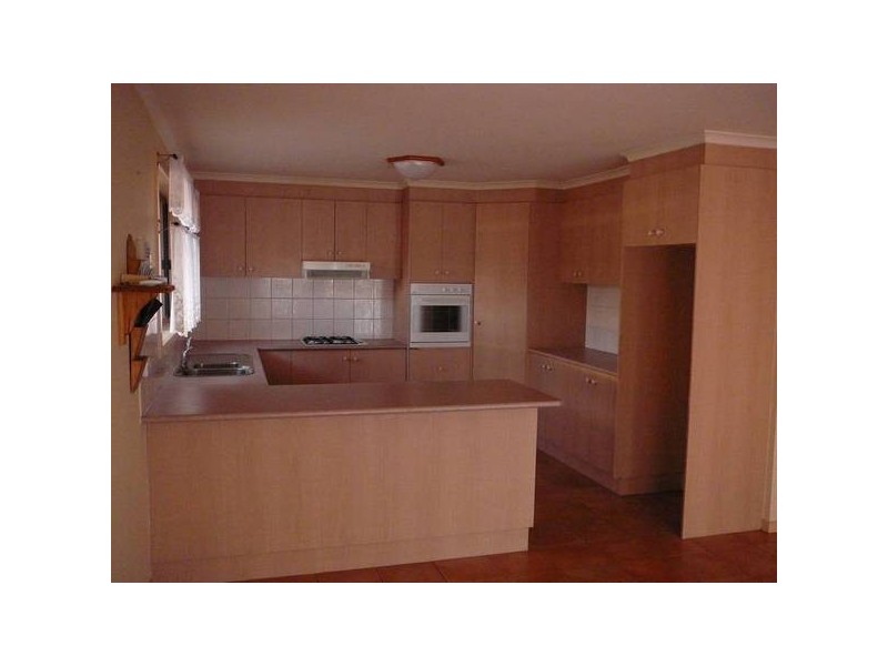 6 Brookville Avenue, Werribee VIC 3030