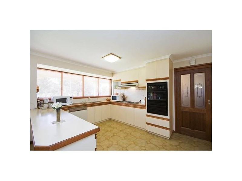 13 Outlook Drive, Werribee VIC 3030